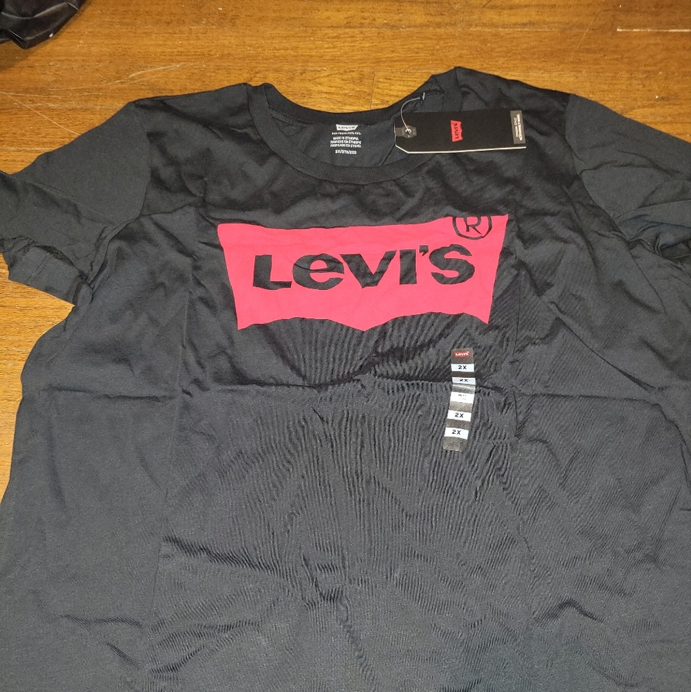Nwt Levi's tshirt size 2x black